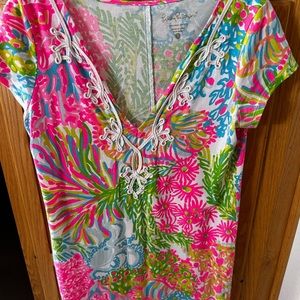 - Lilly Pulitzer size small tshirt dress. Lovers coral